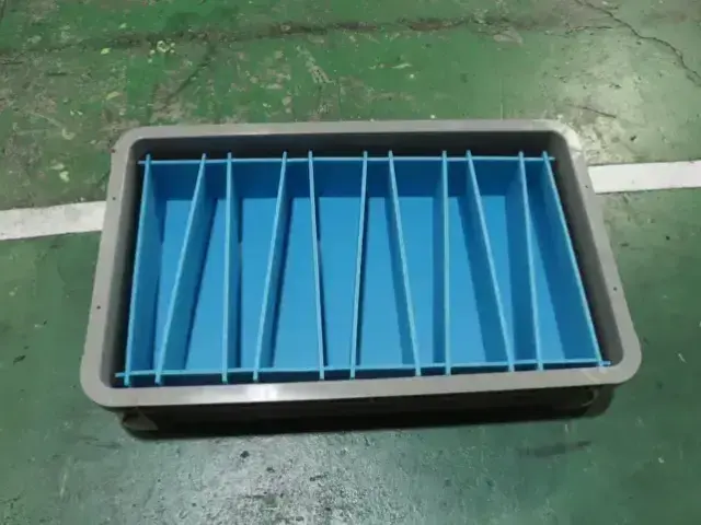 株式会社三久の樹脂製品仕切り